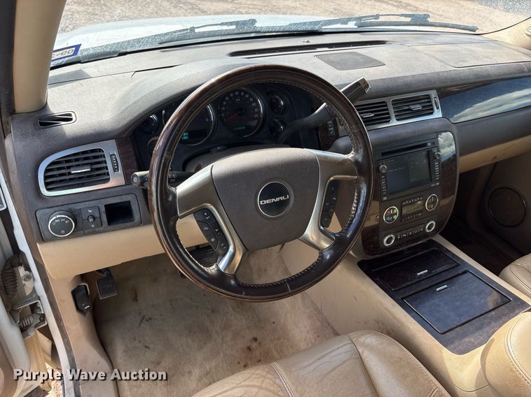 image for item DY2499 2007 GMC Yukon Denali XL SUV