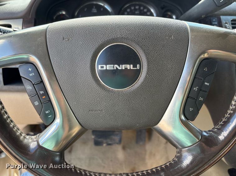 image for item DY2499 2007 GMC Yukon Denali XL SUV