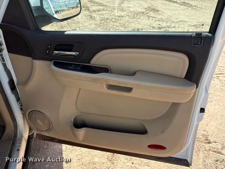 image for item DY2499 2007 GMC Yukon Denali XL SUV