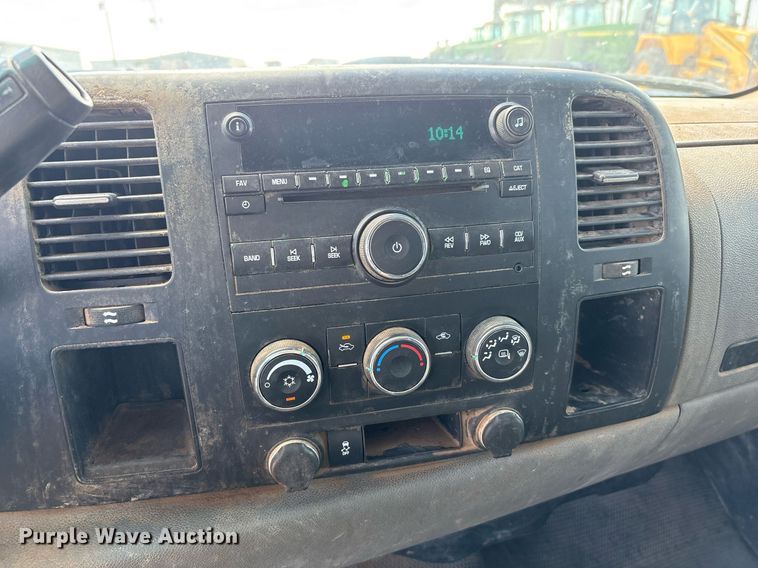 image for item DY2500 2011 GMC Sierra 1500 pickup truck