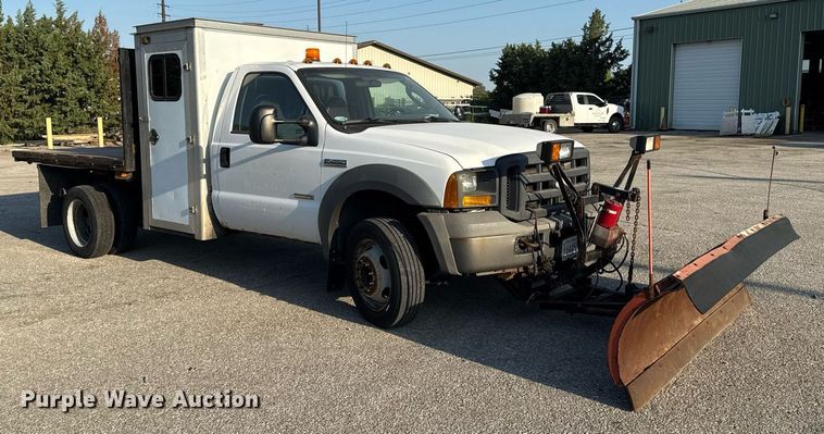 image for item DZ4092 2005 Ford F450 Super Duty XL dump flatbed truck