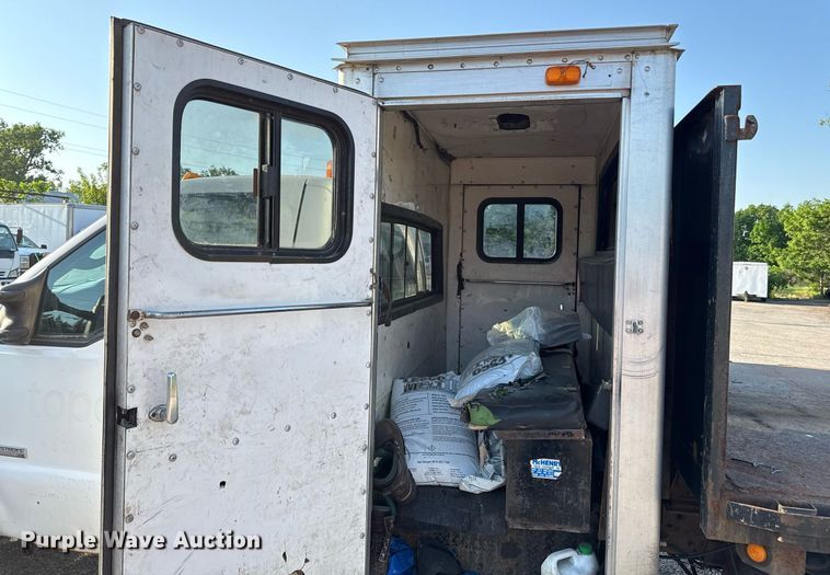 image for item DZ4092 2005 Ford F450 Super Duty XL dump flatbed truck