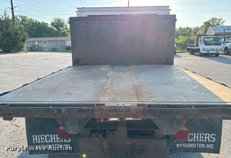 image for item DZ4092 2005 Ford F450 Super Duty XL dump flatbed truck