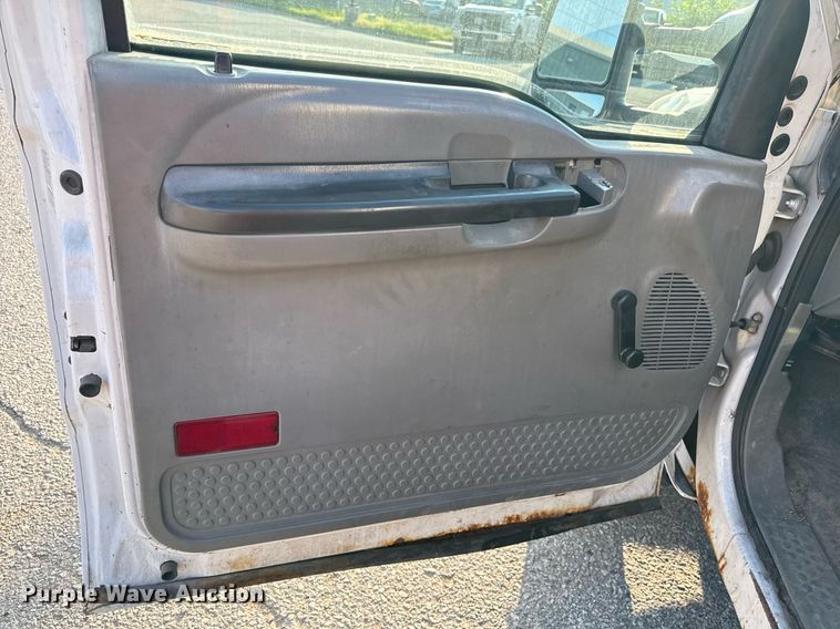 image for item DZ4092 2005 Ford F450 Super Duty XL dump flatbed truck