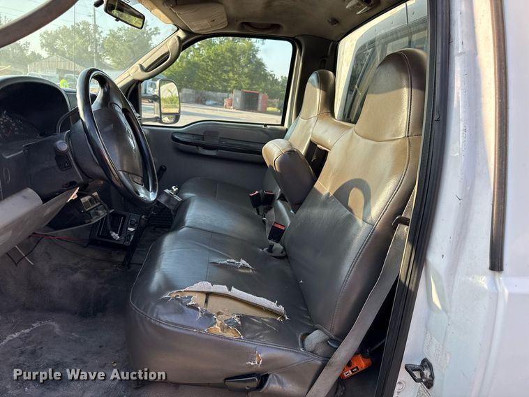 image for item DZ4092 2005 Ford F450 Super Duty XL dump flatbed truck