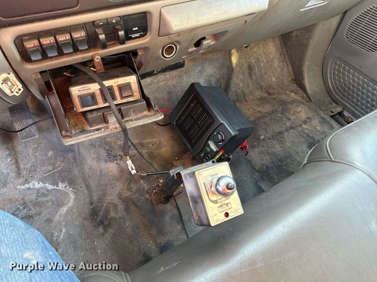 image for item DZ4092 2005 Ford F450 Super Duty XL dump flatbed truck