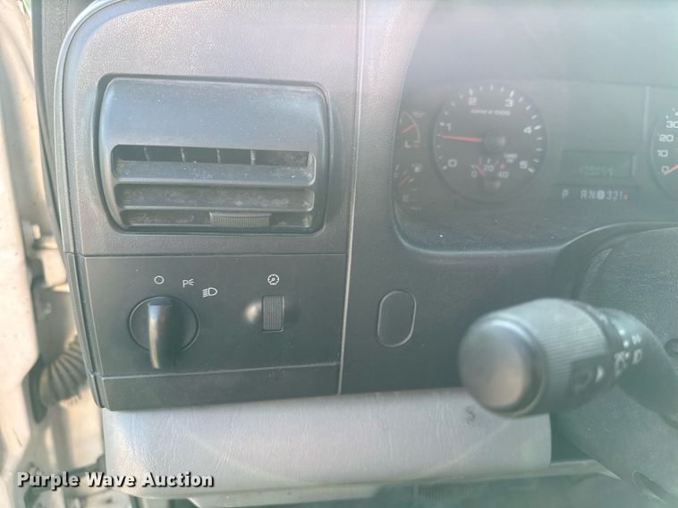 image for item DZ4092 2005 Ford F450 Super Duty XL dump flatbed truck