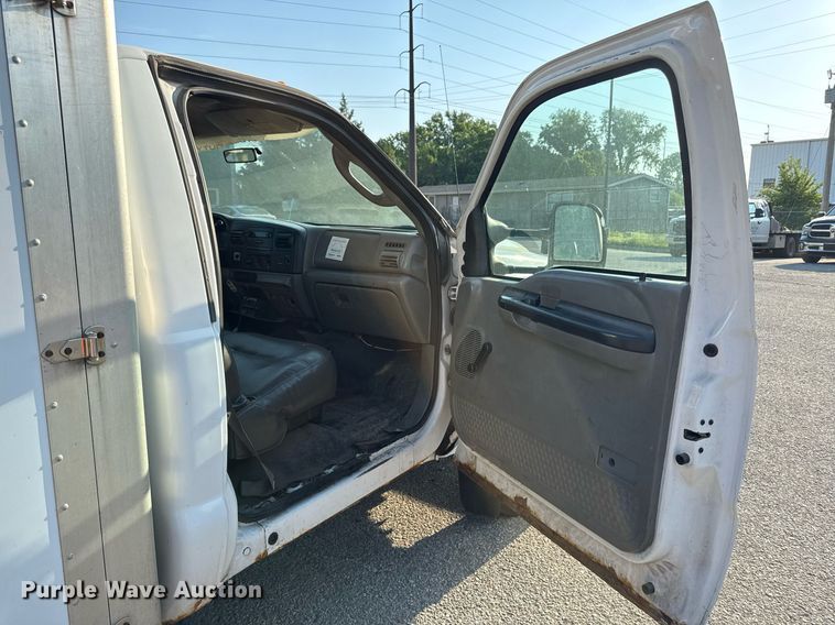 image for item DZ4092 2005 Ford F450 Super Duty XL dump flatbed truck