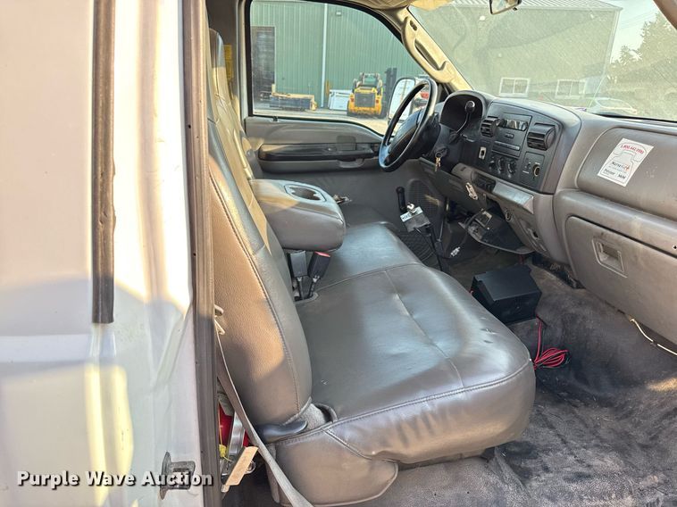 image for item DZ4092 2005 Ford F450 Super Duty XL dump flatbed truck