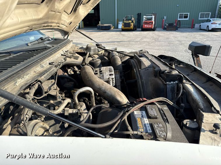 image for item DZ4092 2005 Ford F450 Super Duty XL dump flatbed truck