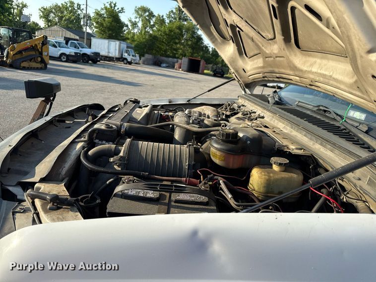 image for item DZ4092 2005 Ford F450 Super Duty XL dump flatbed truck