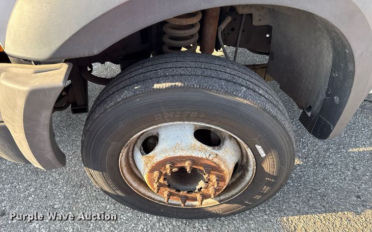 image for item DZ4092 2005 Ford F450 Super Duty XL dump flatbed truck