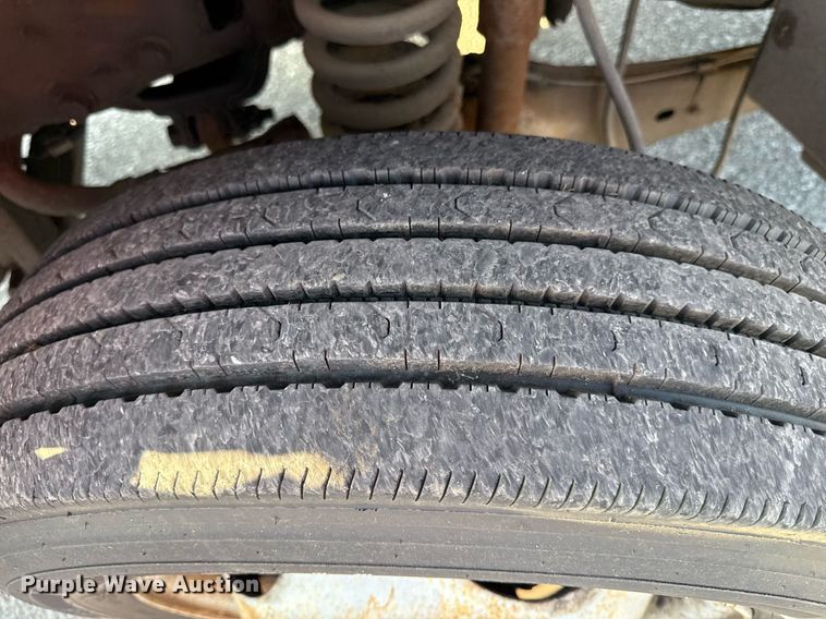 image for item DZ4092 2005 Ford F450 Super Duty XL dump flatbed truck