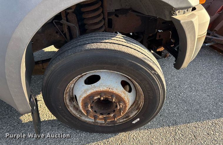 image for item DZ4092 2005 Ford F450 Super Duty XL dump flatbed truck