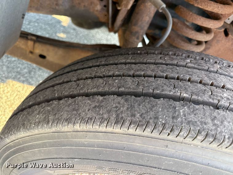 image for item DZ4092 2005 Ford F450 Super Duty XL dump flatbed truck