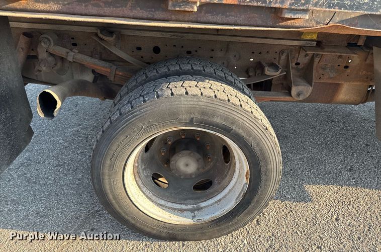 image for item DZ4092 2005 Ford F450 Super Duty XL dump flatbed truck