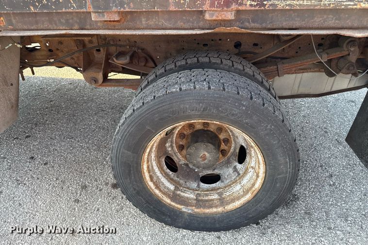 image for item DZ4092 2005 Ford F450 Super Duty XL dump flatbed truck