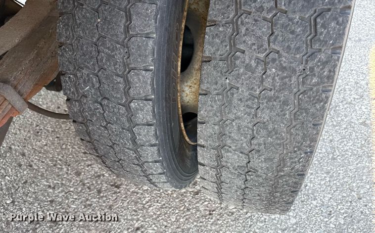 image for item DZ4092 2005 Ford F450 Super Duty XL dump flatbed truck