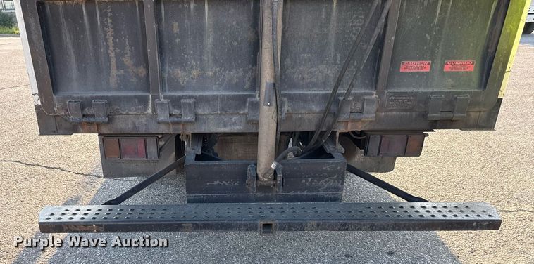 image for item DZ4093 2005 Isuzu NPR HD box truck