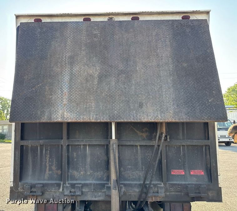 image for item DZ4093 2005 Isuzu NPR HD box truck