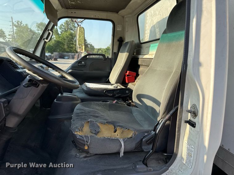 image for item DZ4093 2005 Isuzu NPR HD box truck