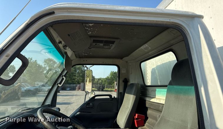 image for item DZ4093 2005 Isuzu NPR HD box truck