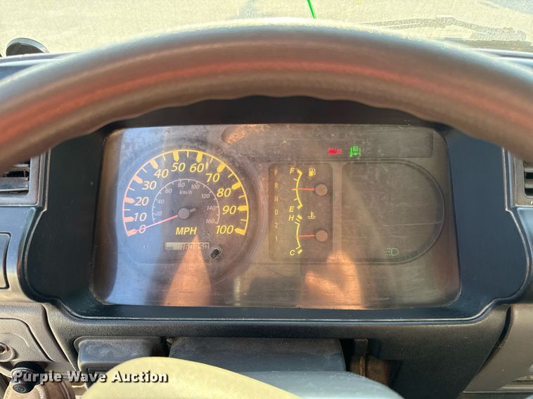 image for item DZ4093 2005 Isuzu NPR HD box truck