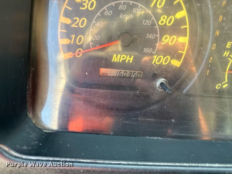 image for item DZ4093 2005 Isuzu NPR HD box truck