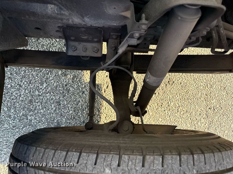 image for item DZ4093 2005 Isuzu NPR HD box truck