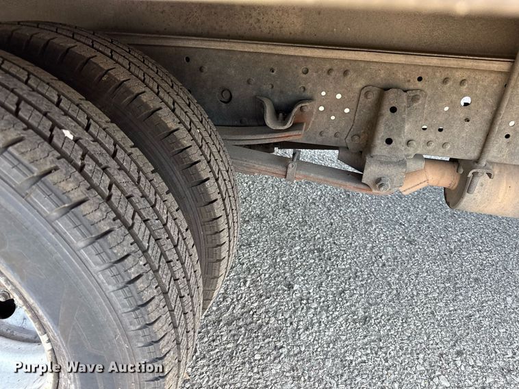 image for item DZ4093 2005 Isuzu NPR HD box truck