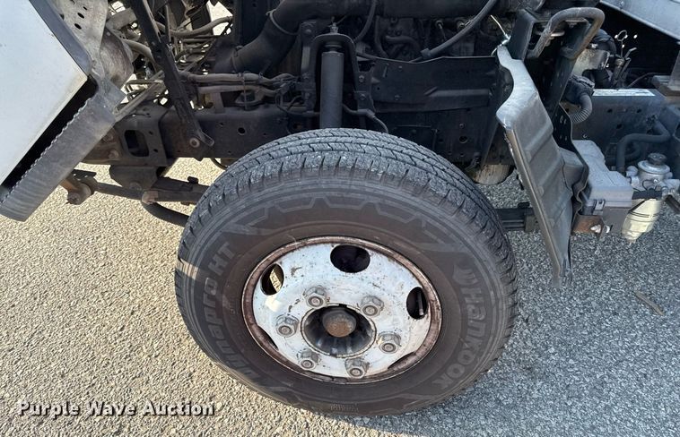 image for item DZ4093 2005 Isuzu NPR HD box truck