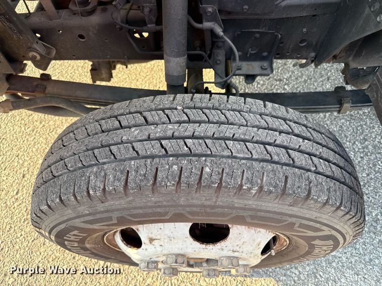 image for item DZ4093 2005 Isuzu NPR HD box truck