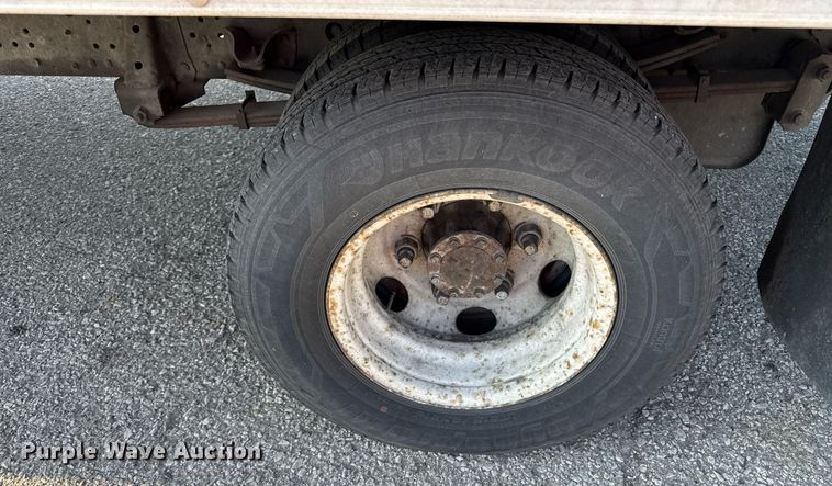 image for item DZ4093 2005 Isuzu NPR HD box truck