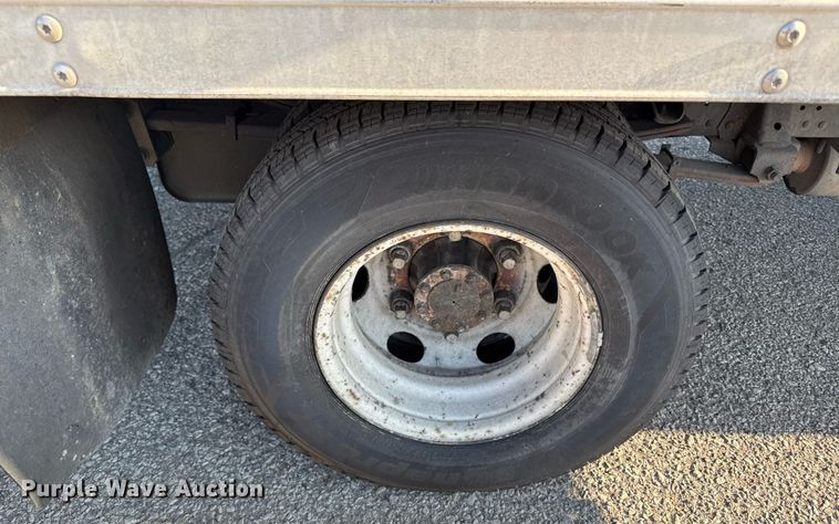 image for item DZ4093 2005 Isuzu NPR HD box truck