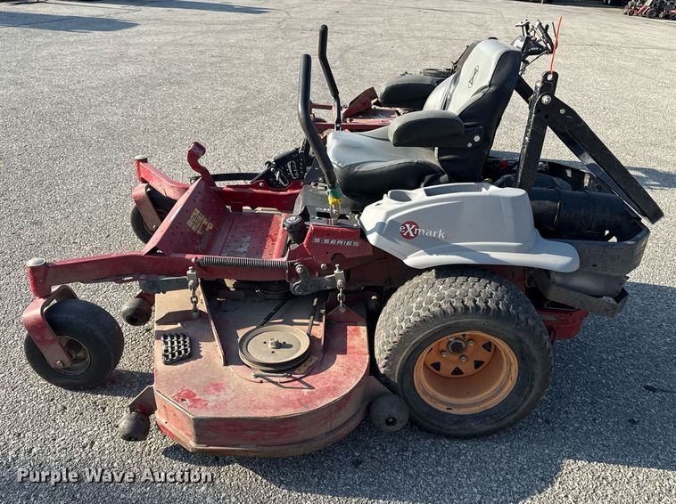 image for item DZ4118 (2) Exmark ZTR lawn mowers