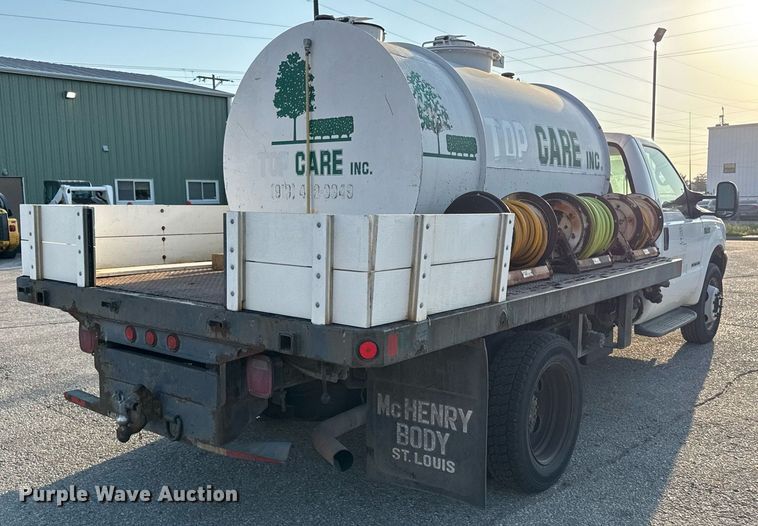 image for item DZ4122 2000 Ford F550 Super Duty flatbed truck