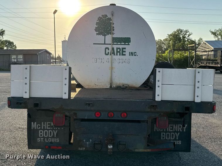 image for item DZ4122 2000 Ford F550 Super Duty flatbed truck