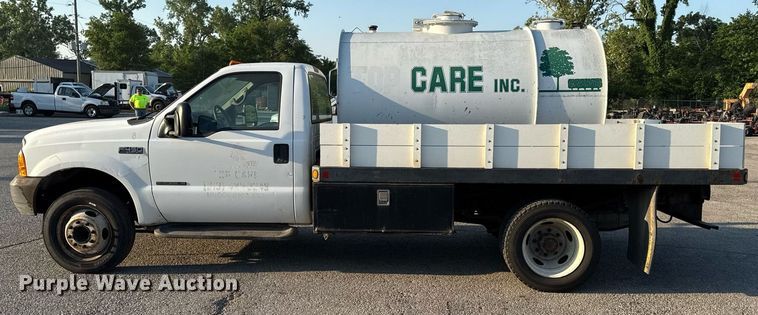 image for item DZ4122 2000 Ford F550 Super Duty flatbed truck