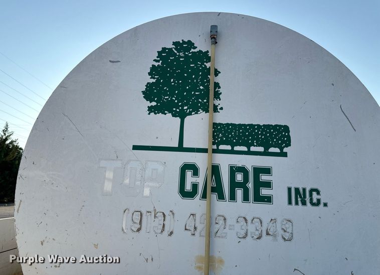 image for item DZ4122 2000 Ford F550 Super Duty flatbed truck