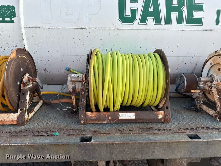 image for item DZ4122 2000 Ford F550 Super Duty flatbed truck