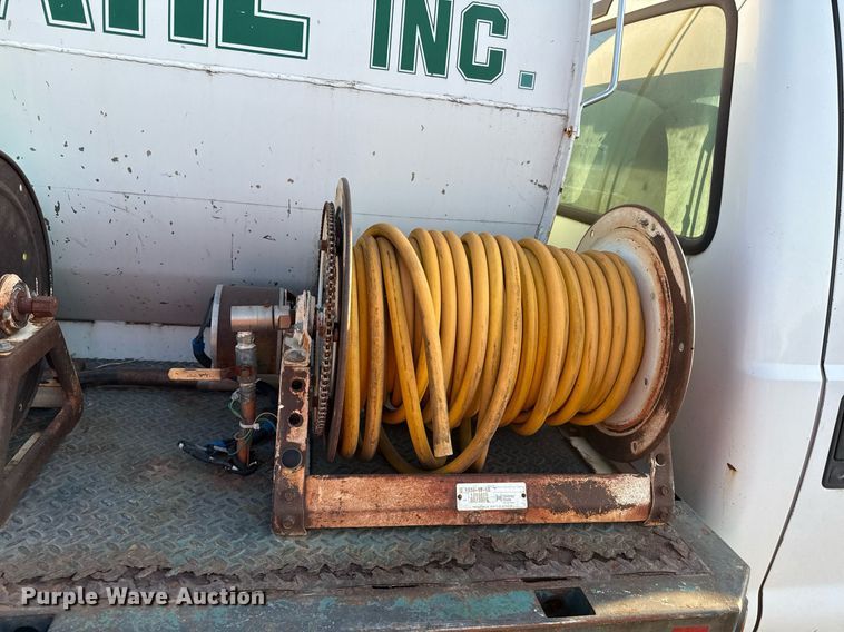 image for item DZ4122 2000 Ford F550 Super Duty flatbed truck