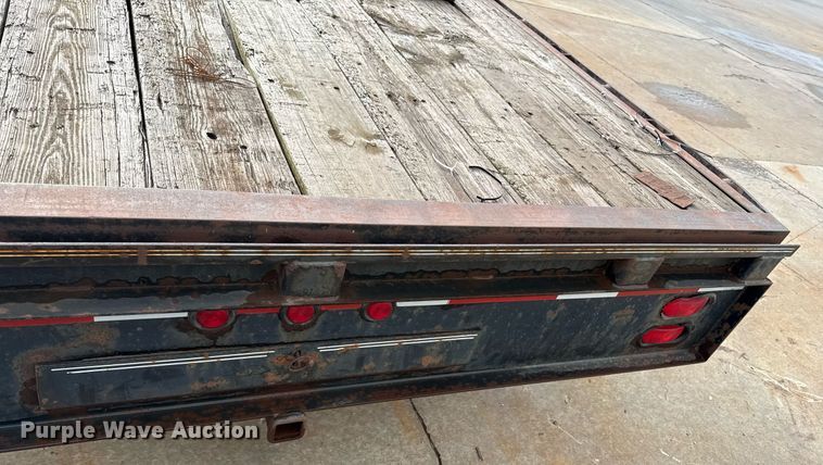 image for item DZ4139 2004 L&L flatbed trailer