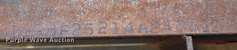 image for item DZ4139 2004 L&L flatbed trailer