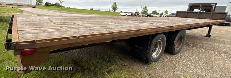 image for item DZ4141 2003 Neal Manufacturing flatbed trailer