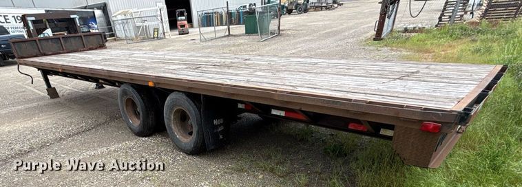 image for item DZ4141 2003 Neal Manufacturing flatbed trailer