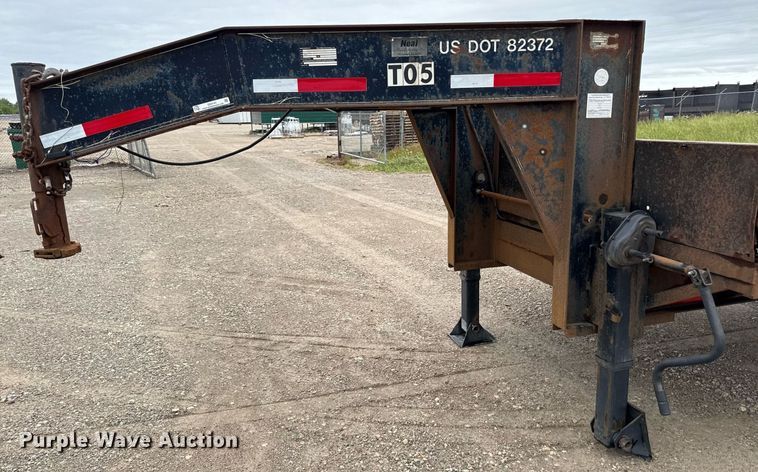 image for item DZ4141 2003 Neal Manufacturing flatbed trailer