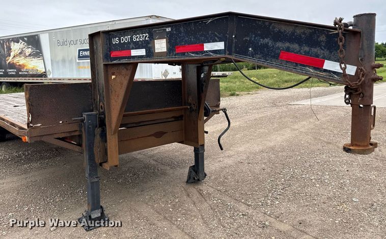 image for item DZ4141 2003 Neal Manufacturing flatbed trailer