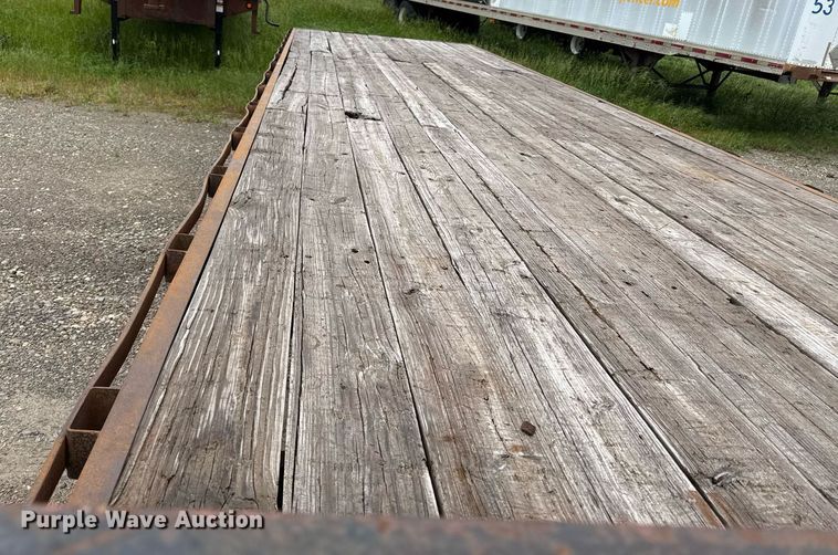 image for item DZ4141 2003 Neal Manufacturing flatbed trailer