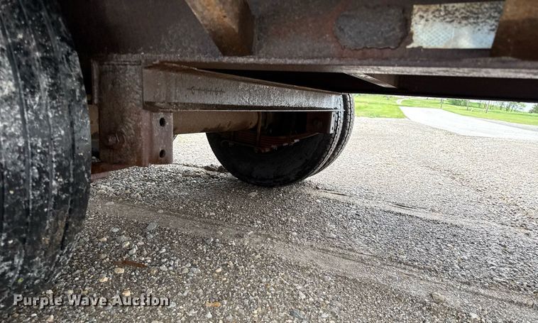 image for item DZ4141 2003 Neal Manufacturing flatbed trailer