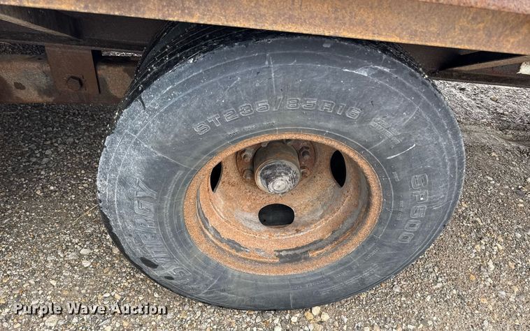 image for item DZ4141 2003 Neal Manufacturing flatbed trailer